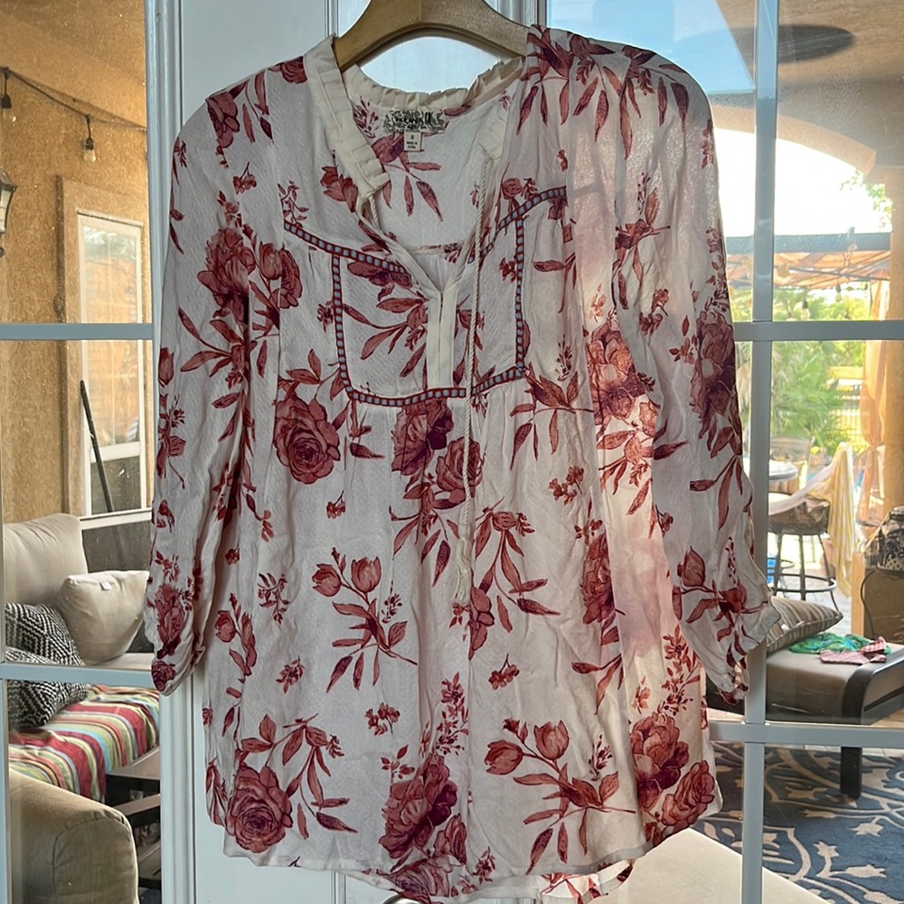 Nice print light blouse!